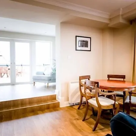 Luxury Sea View Apartment